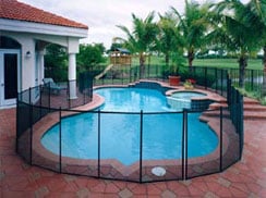 Photo from poolfence.com